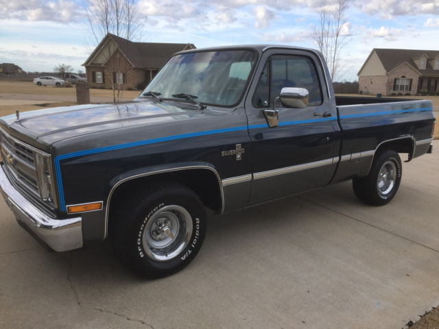1986 Red/white Chevrolet C-10