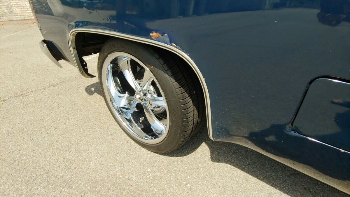 1986 Blue Chevrolet C-10 Standard Cab Pickup