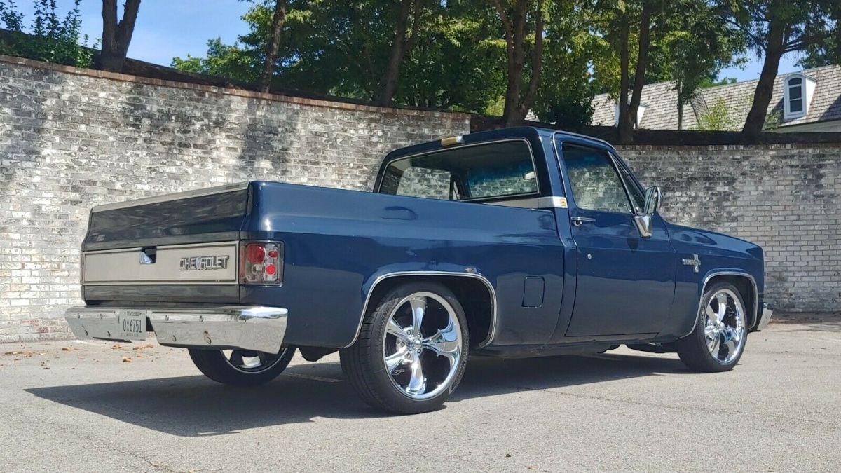 1986 Blue Chevrolet C-10 Standard Cab Pickup