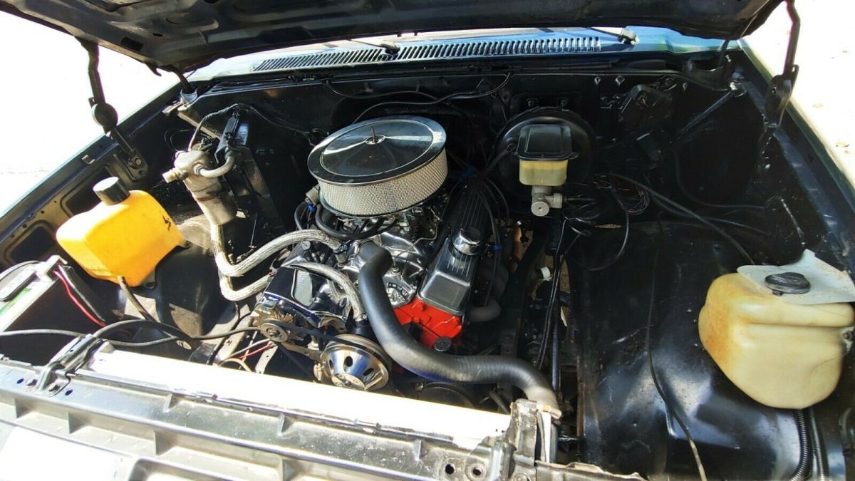 1986 Blue Chevrolet C-10 Standard Cab Pickup