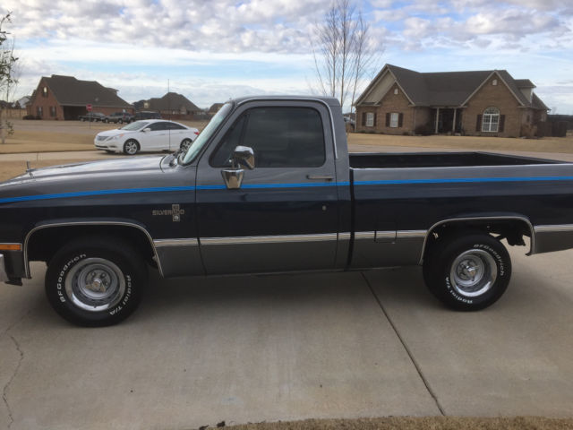 1986 Red/white Chevrolet C-10