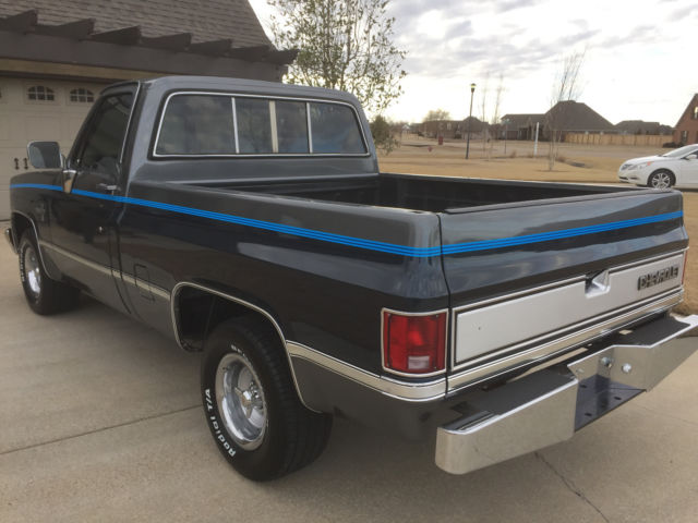 1986 Red/white Chevrolet C-10