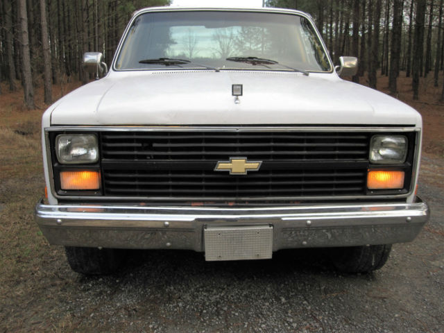 1986 White Chevrolet C/K Pickup 2500 Truck
