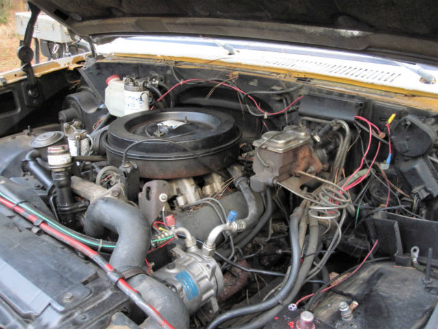 1986 White Chevrolet C/K Pickup 2500 Truck