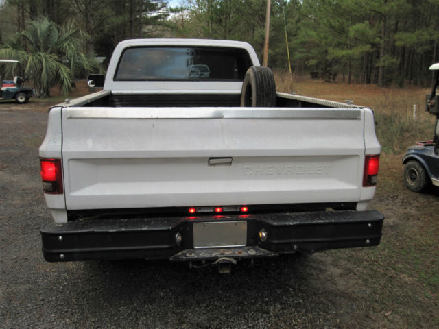 1986 White Chevrolet C/K Pickup 2500 Truck
