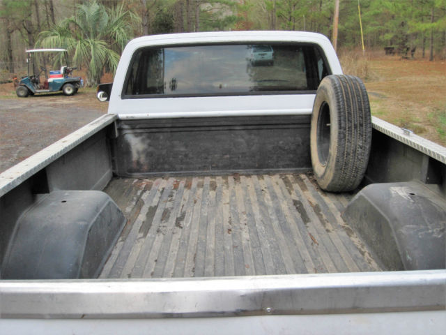 1986 White Chevrolet C/K Pickup 2500 Truck