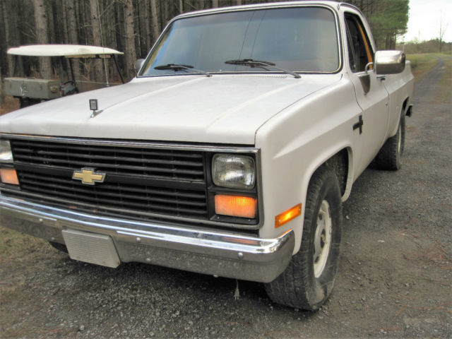 1986 White Chevrolet C/K Pickup 2500 Truck