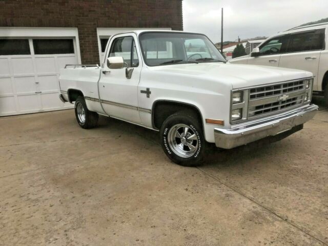 1986 White Chevrolet C-10
