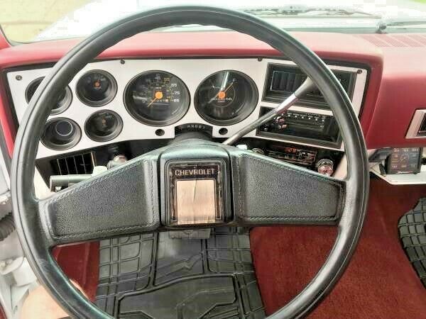 1986 White Chevrolet C-10