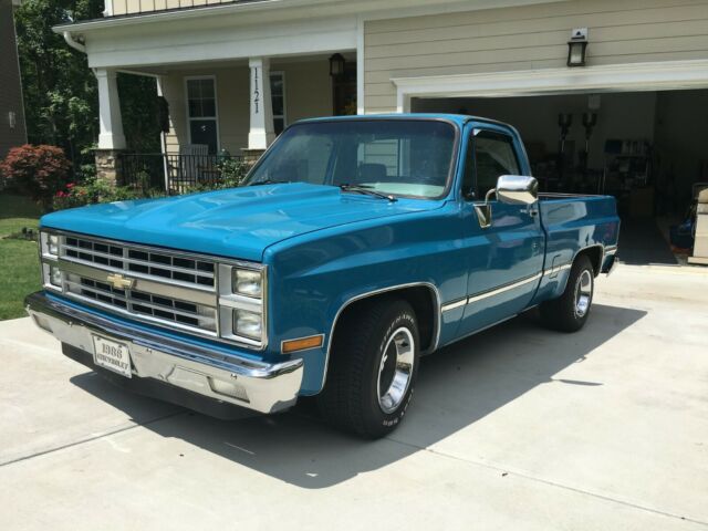 1986 Blue Chevrolet C-10 Short Bed