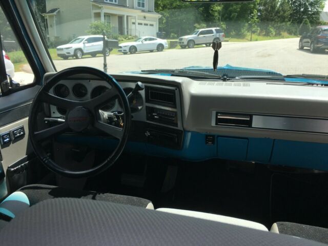 1986 Blue Chevrolet C-10 Short Bed