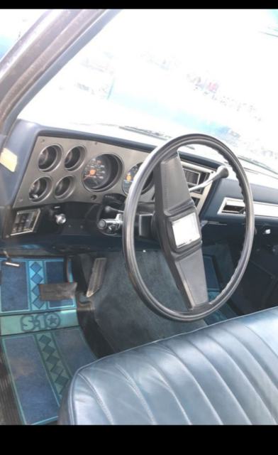 1986 Blue Chevrolet C-10 Standard Cab Pickup