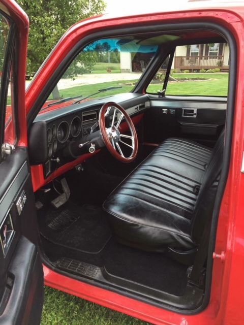1986 Blue Chevrolet C-10 Standard Cab Pickup