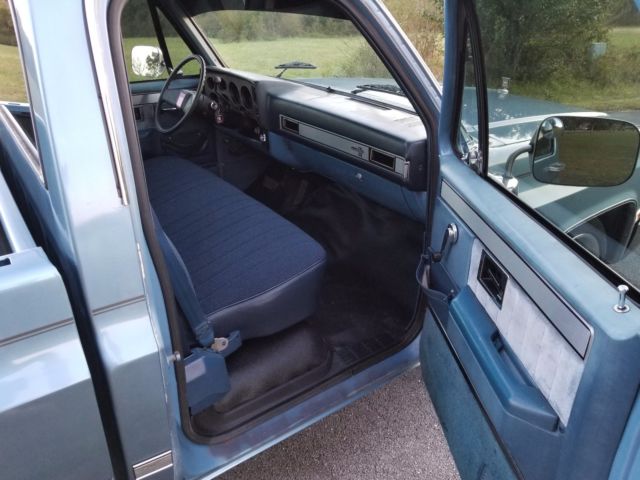 1986 Blue Chevrolet C-10 Standard Cab Pickup