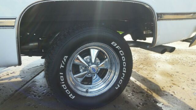 1986 White Chevrolet C-10 Standard Cab Pickup