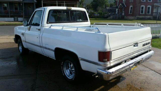 1986 White Chevrolet C-10 Standard Cab Pickup