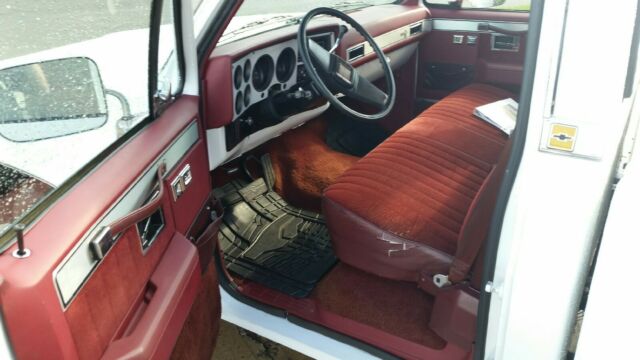 1986 White Chevrolet C-10 Standard Cab Pickup