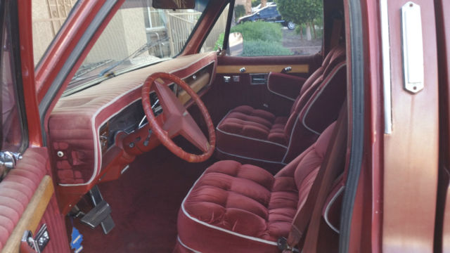 19860000 Maroon Chevrolet C-10 Extended Cab Pickup