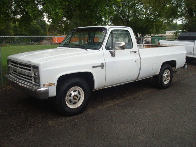 1986 WHITE Chevrolet C/K Pickup 2500 Standard Cab Pickup