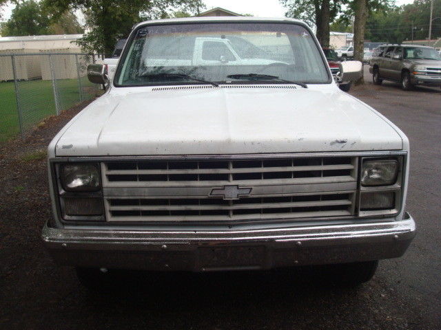 1986 WHITE Chevrolet C/K Pickup 2500 Standard Cab Pickup