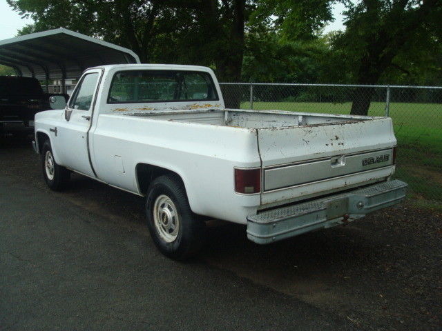 1986 WHITE Chevrolet C/K Pickup 2500 Standard Cab Pickup