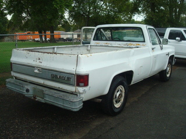 1986 WHITE Chevrolet C/K Pickup 2500 Standard Cab Pickup