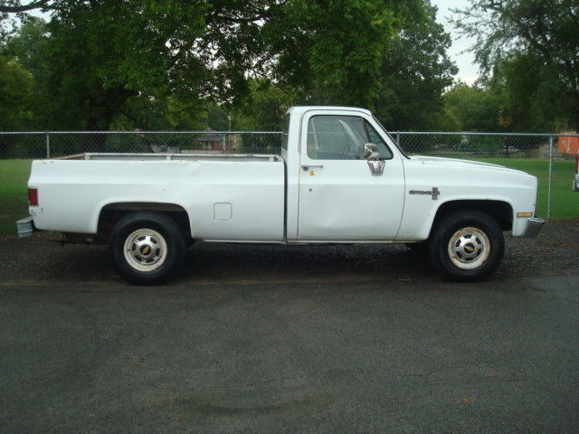 1986 WHITE Chevrolet C/K Pickup 2500 Standard Cab Pickup