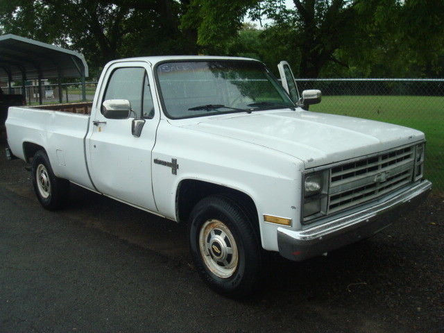 1986 WHITE Chevrolet C/K Pickup 2500 Standard Cab Pickup
