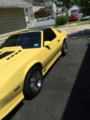 1986 Yellow Chevrolet Camaro Coupe