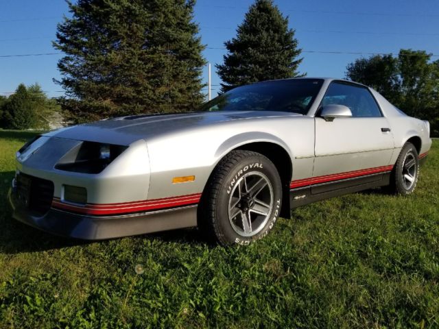 1986 Silver Chevrolet Camaro Coupe