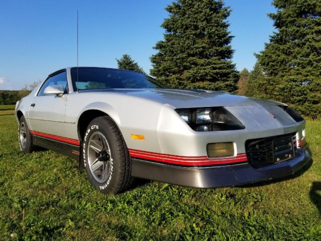 1986 Silver Chevrolet Camaro Coupe