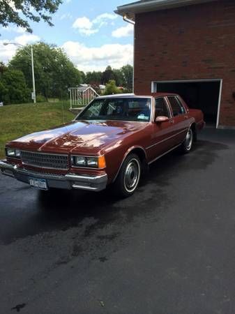 1986 Red Chevrolet Capriceold Sedan