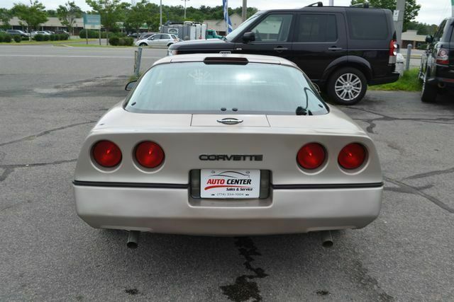 1986 Gold Chevrolet Corvette --