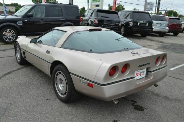 1986 Gold Chevrolet Corvette --