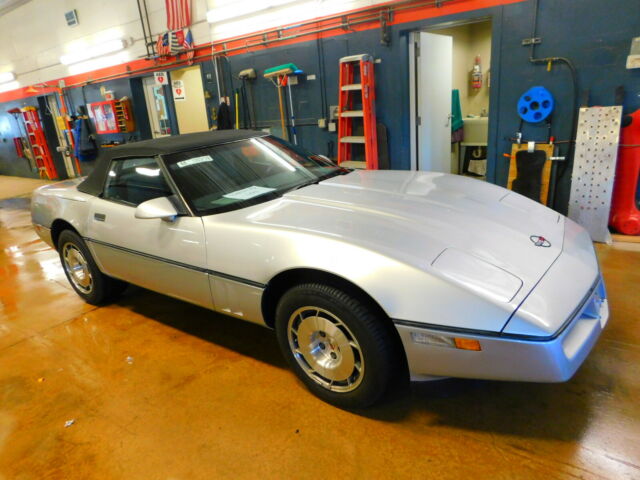 1986 Silver Chevrolet Corvette Convertible