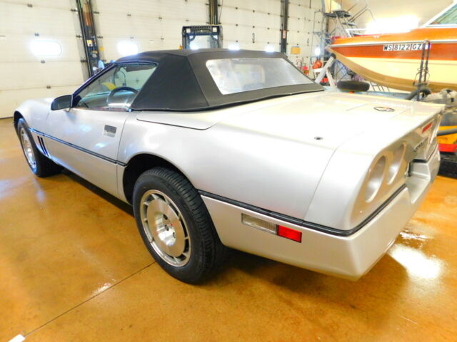 1986 Silver Chevrolet Corvette Convertible