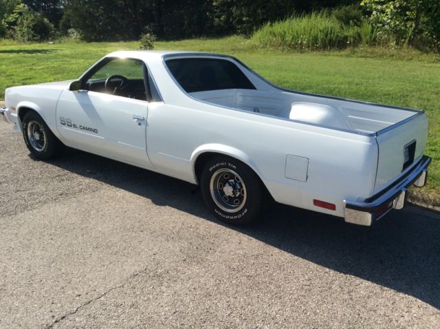 1986 White Chevrolet El Camino Cab & Chassis