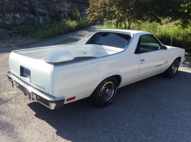 1986 White Chevrolet El Camino Cab & Chassis