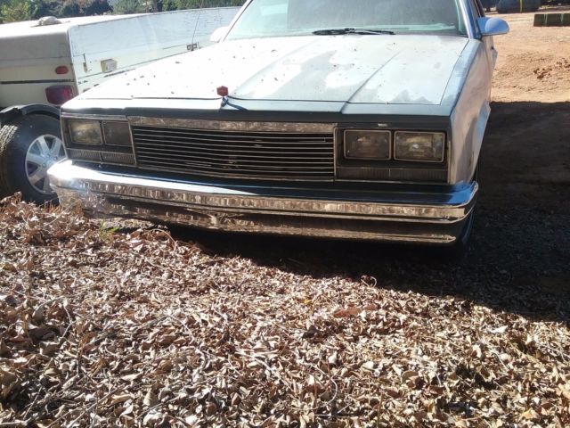 1986 Silver / grey two tone Chevrolet El Camino Car/trucks