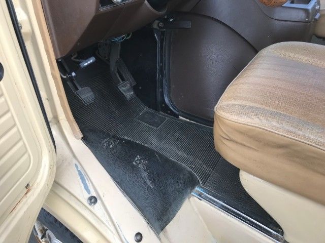 1986 Beige Chevrolet G20 Van --