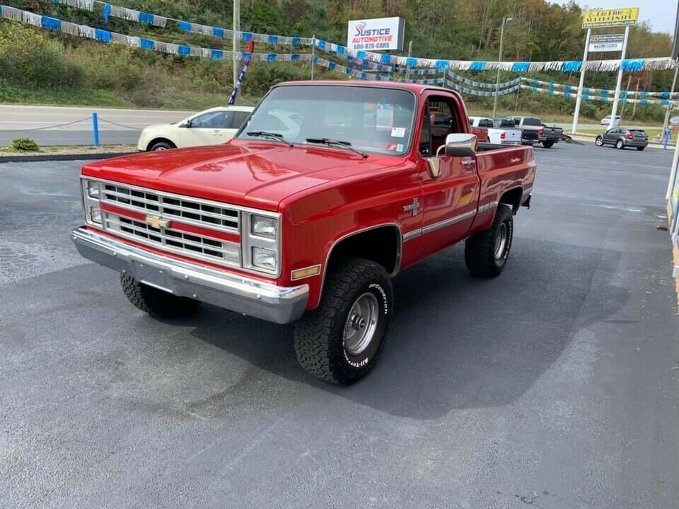1986 Red Chevrolet K10 Pickup