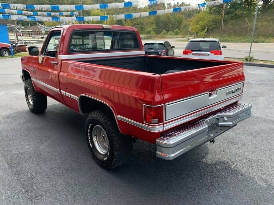 1986 Red Chevrolet K10 Pickup