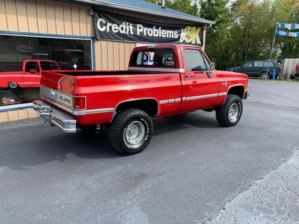 1986 Red Chevrolet K10 Pickup