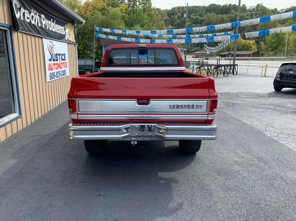 1986 Red Chevrolet K10 Pickup