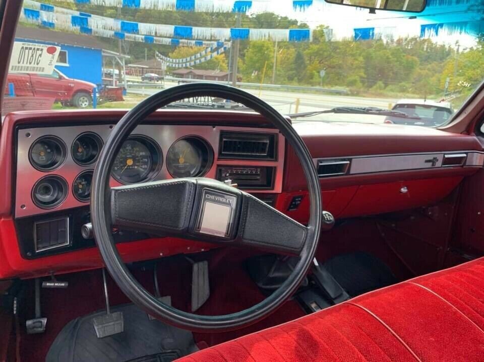 1986 Red Chevrolet K10 Pickup