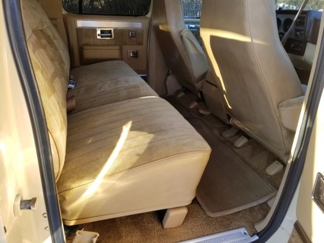 1986 Tan Chevrolet Suburban SUV