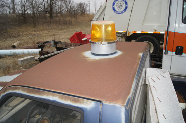 1986 Blue and Rust Chevrolet S-10 Standard Cab Pickup