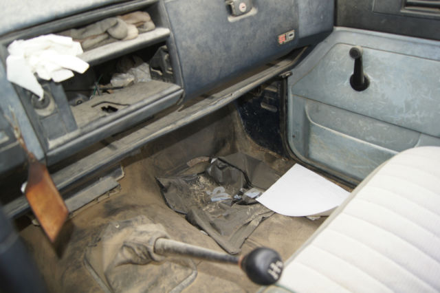 1986 Blue and Rust Chevrolet S-10 Standard Cab Pickup