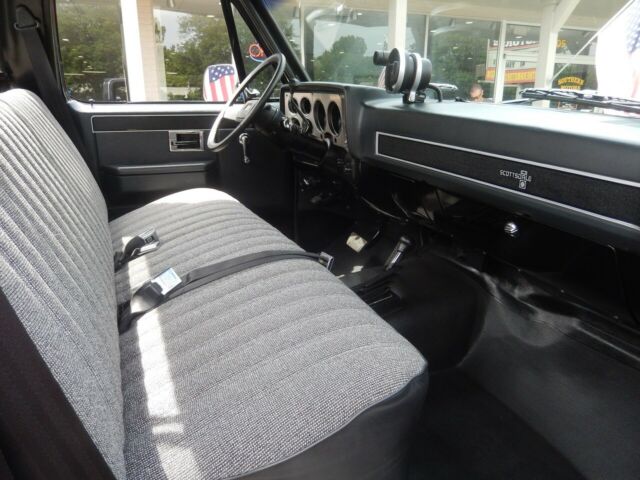 1986 Black Chevrolet C/K Pickup 1500 Standard Cab Pickup