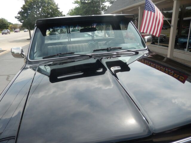 1986 Black Chevrolet C/K Pickup 1500 Standard Cab Pickup